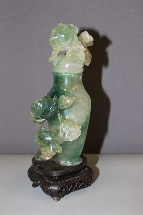 Vaso Coperto Di Fluorite Con Decorazioni Floreali, Asia