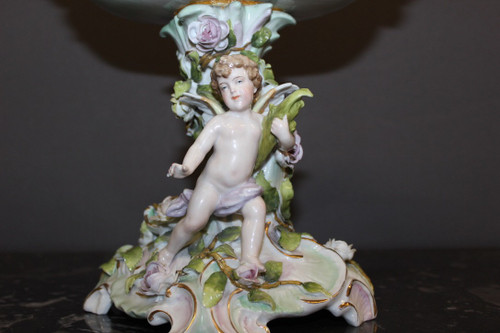 Coupe En Porcelaine à Décor d'Angelot Et De Fleurs Vers 1900