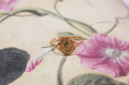 French Victorian pansy ring in 18k gold, Regional ring, Poitou, pansy flower, French regional ring