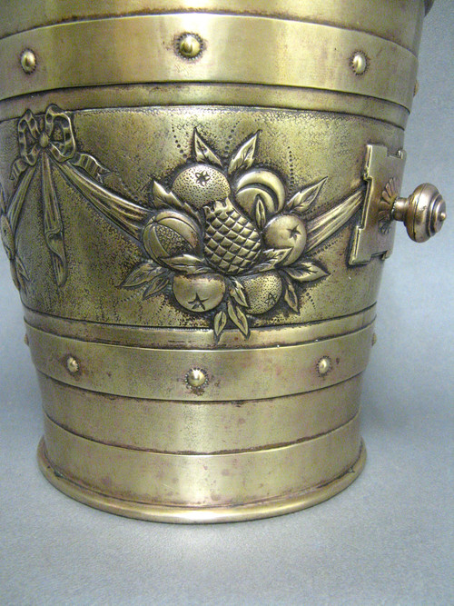 Champagne Bucket With The Coat Of Arms Of The City Of Lille From The 19th Century.