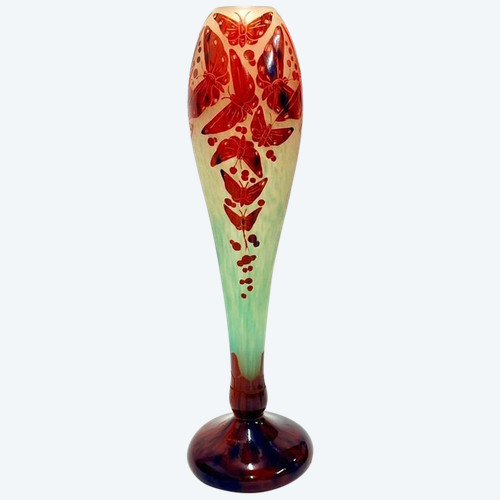 Le Verre Français Grand Vase "Aux Papillons"