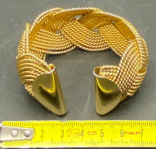 GOLD METAL BRACELET