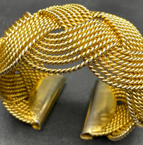 GOLD METAL BRACELET