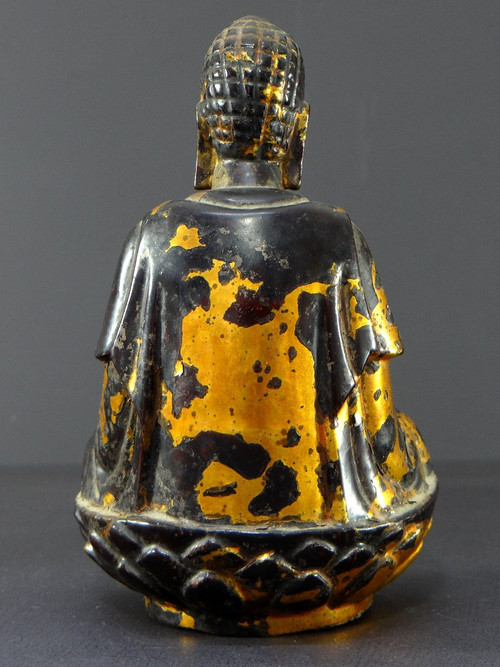 Vietnam, erste Hälfte des 19. Jahrhunderts, Nguyen-Dynastie, Buddha aus lackiertem Holz.