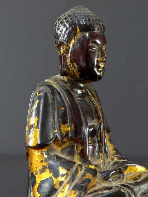 Vietnam, erste Hälfte des 19. Jahrhunderts, Nguyen-Dynastie, Buddha aus lackiertem Holz.