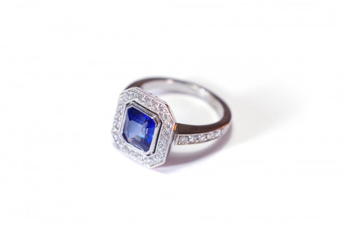 Art Deco style sapphire ring in 18k white gold, pre-owned sapphire ring, natural sapphire