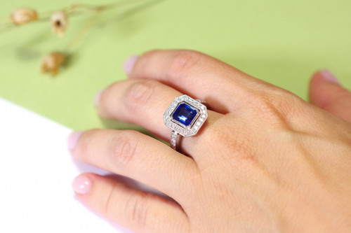 Art Deco style sapphire ring in 18k white gold, pre-owned sapphire ring, natural sapphire