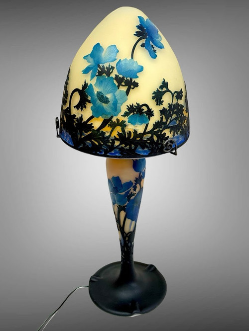 Important Muller Mushroom Lamp "Aux Anémones Bleues