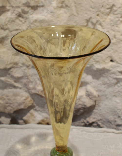 Vaso in vetro giallo e blu della cristalleria Portieux, fine XIX secolo