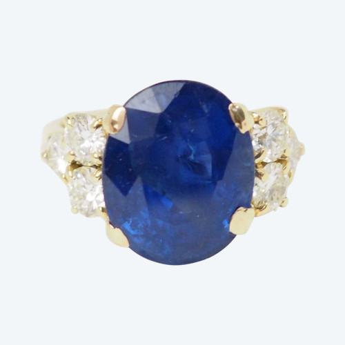 Grande anello in oro giallo, zaffiro di Ceylon e diamanti