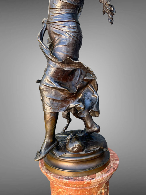 BRONZE "AUGUSTE MOREAU 1834" DANSEUSE ORIENTALE DE 97 CM DE HAUT SOCLE TOURNANT