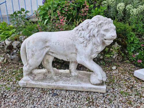 Pair of stone lions, garden decoration