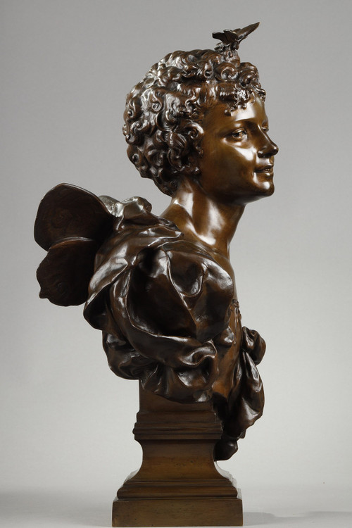 Scultura di Zefiro in bronzo con patina di medaglia