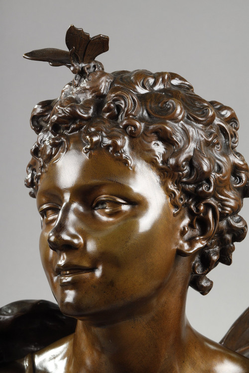 Scultura di Zefiro in bronzo con patina di medaglia