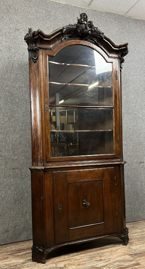 Biedermeier period corner bookcase in mahogany circa 1820