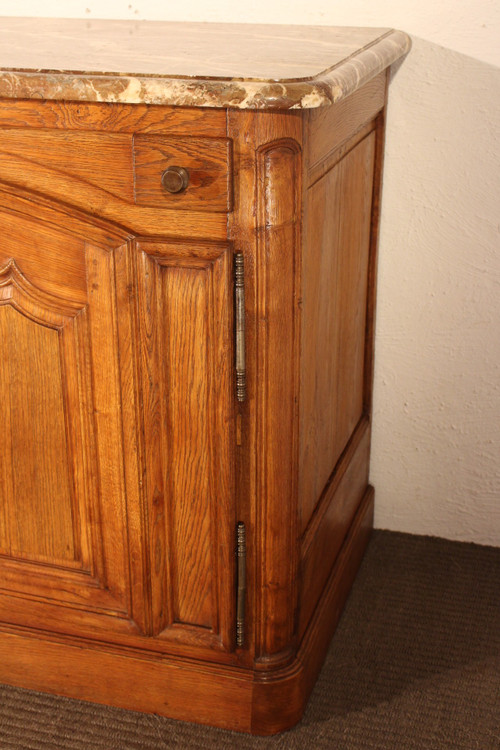 Low hunting cabinet