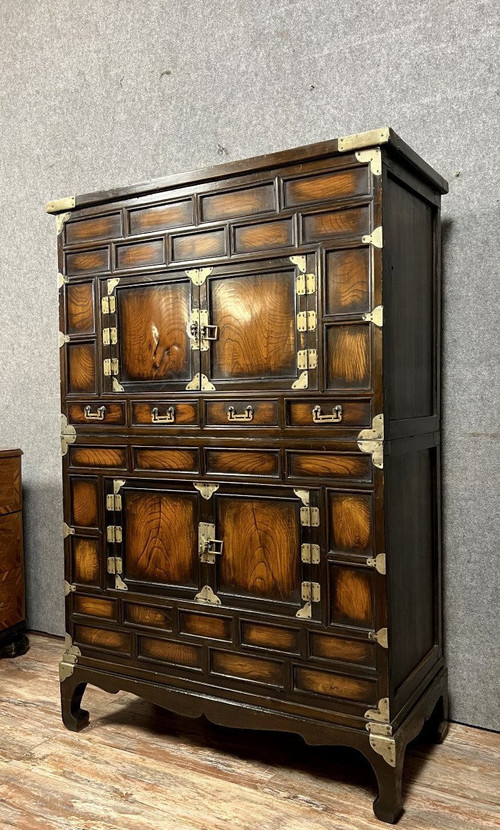 Chinese cabinet in ironwood and gilt bronze, 19th century