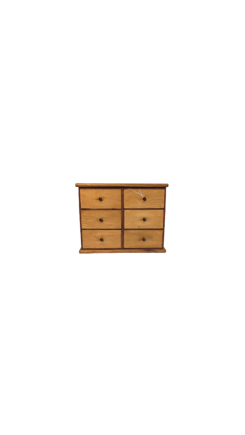 Mignon chest of drawers from 1900