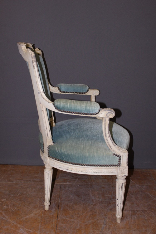 Paire De Fauteuils De Style Louis XVI En Noyer Laqué Blanc Vers 1900