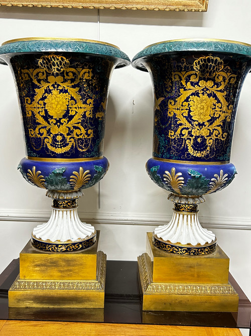 Important Pair Of Medici Porcelain Vases Early 19th Century - Empire - Restoration H 70 Cm