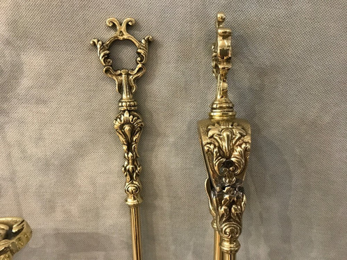 Antico set da camino in bronzo e ottone in stile Luigi XVI del XIX secolo