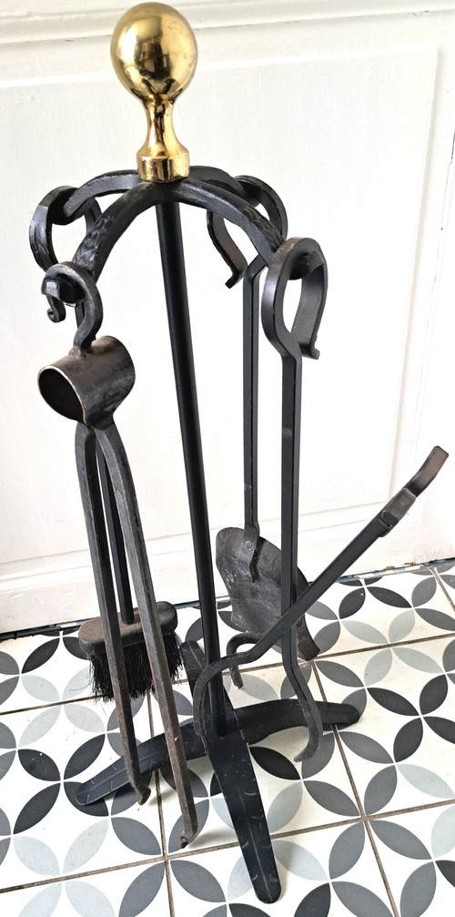 Wrought-iron server