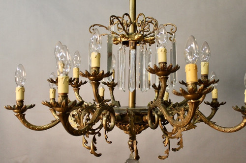 16-Light Bronze Chandelier With Pendants