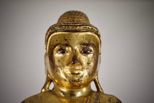 Buddha in piedi Birmania, Mandalay.