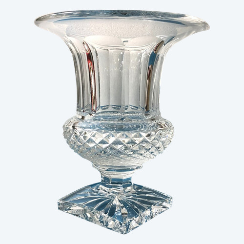 Superbe vase VASQUE DE MEDICIS en cristal taillé signé SAINT LOUIS modèle VERSAILLES 24 cm