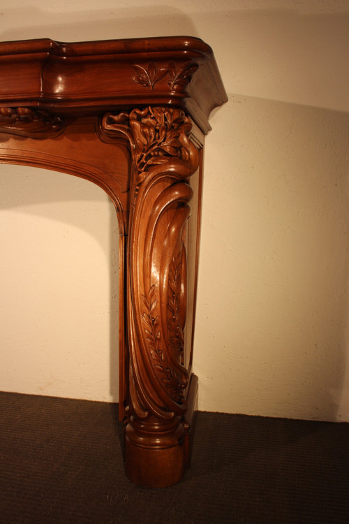  Art Nouveau mantel