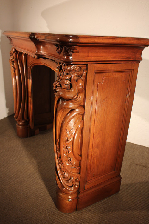  Art Nouveau mantel