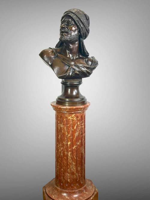 LARGE 19th-CENTURY BUST SIGNED "GIESECKE" IN PLATTER COVERED WITH BRONZE LEAF