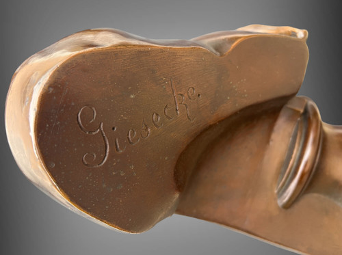 LARGE 19th-CENTURY BUST SIGNED "GIESECKE" IN PLATTER COVERED WITH BRONZE LEAF