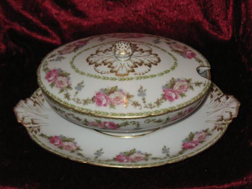 Service de table en porcelaine de Limoges de 122 pièces époque début 20ème style Louis XVI 