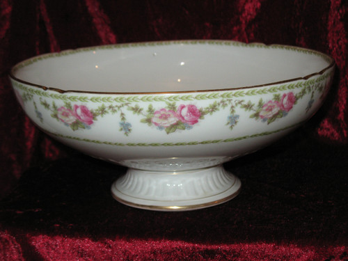 Service de table en porcelaine de Limoges de 122 pièces époque début 20ème style Louis XVI 