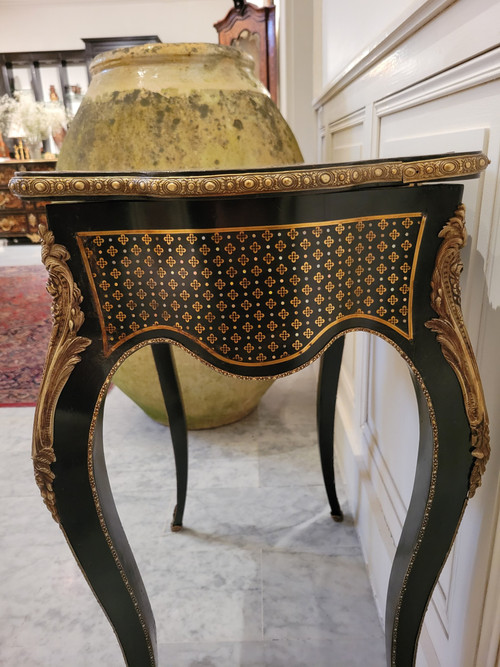 Petite table coiffeuse signée par Jean Pierre Tahan ebeniste de Napoléon III