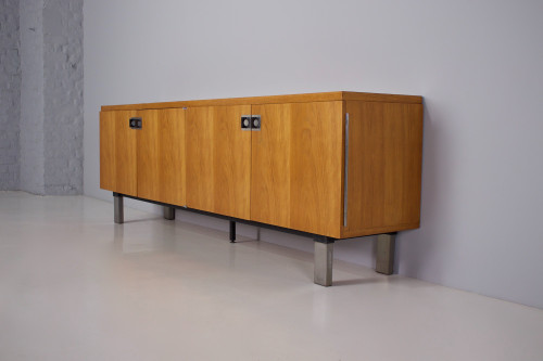 Französisches modernistisches Sideboard.