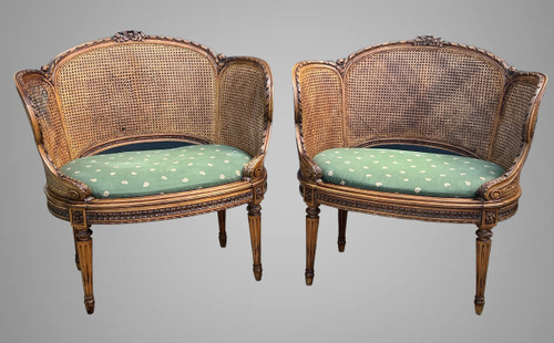 PAIRE DE GRANDS ET LARGES FAUTEUILS CANNÉS EN NOYER DU XIXe DE STYLE LOUIS XVI