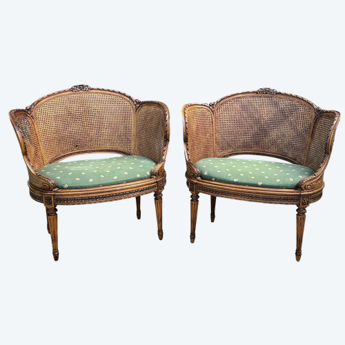 PAIRE DE GRANDS ET LARGES FAUTEUILS CANNÉS EN NOYER DU XIXe DE STYLE LOUIS XVI