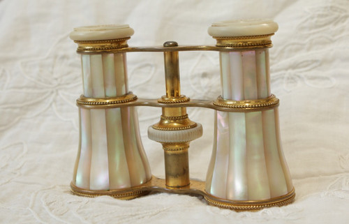 Pair of mother-of-pearl theater binoculars Maison Crosti Bordeaux late 19th century