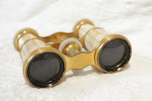 Pair of mother-of-pearl theater binoculars Maison Crosti Bordeaux late 19th century