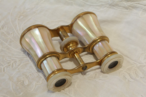 Pair of mother-of-pearl theater binoculars Maison Crosti Bordeaux late 19th century