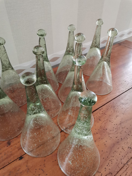 Series of 14 hanging cups in bubbled Biot glass from the 70s80s