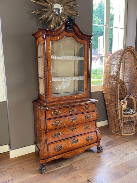 Dutch double-body display cabinet circa 1750, opening with four drawers on the lower part.