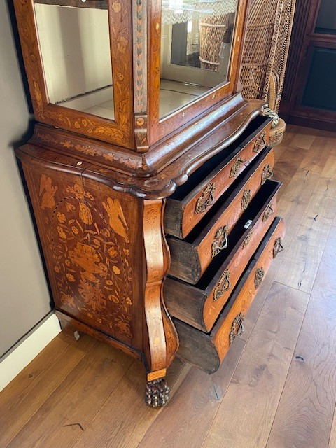 Dutch double-body display cabinet circa 1750, opening with four drawers on the lower part.