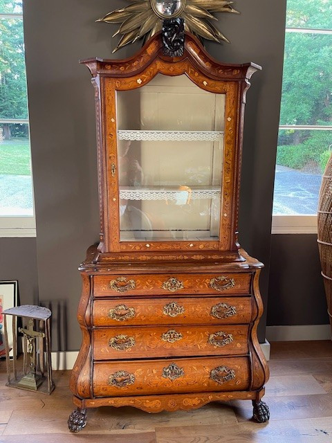 Dutch double-body display cabinet circa 1750, opening with four drawers on the lower part.