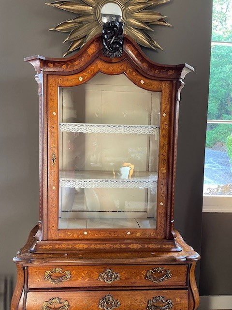 Dutch double-body display cabinet circa 1750, opening with four drawers on the lower part.