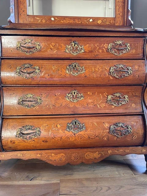 Dutch double-body display cabinet circa 1750, opening with four drawers on the lower part.