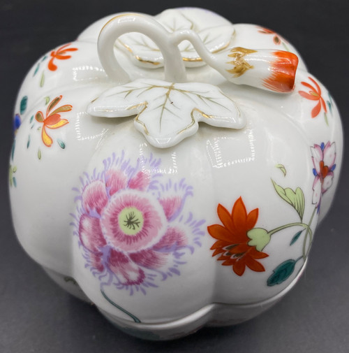 BONBONNIÈRE PORCELAIN