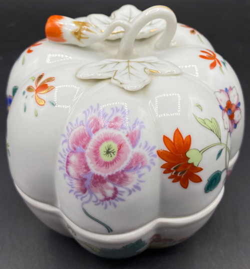 BONBONNIÈRE PORCELAIN